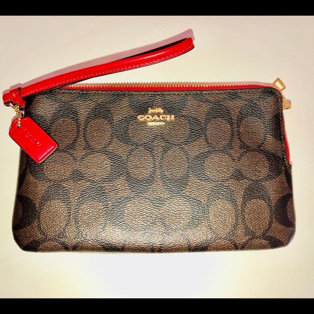 🌹Coach true red PVC leather🌺